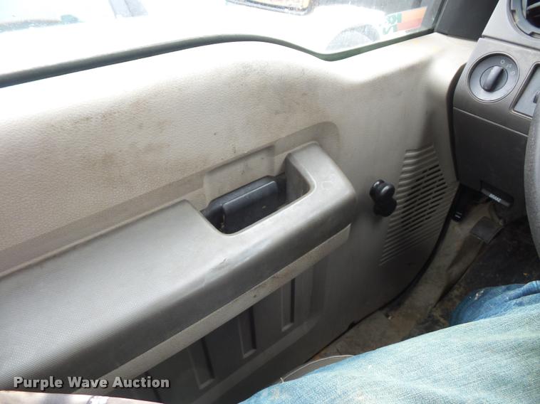 image for item BG9527 2008 Ford F450 Super Duty truck cab and chassis