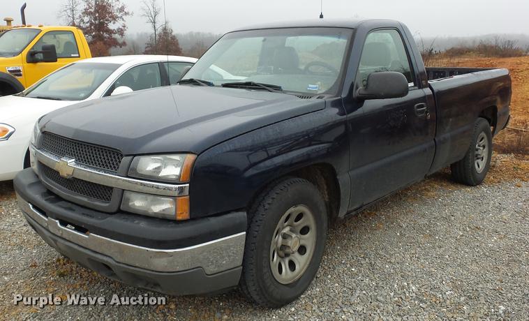 image for item BG9529 2005 Chevrolet Silverado 1500 pickup truck