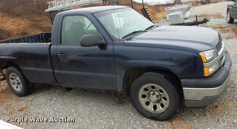 image for item BG9529 2005 Chevrolet Silverado 1500 pickup truck
