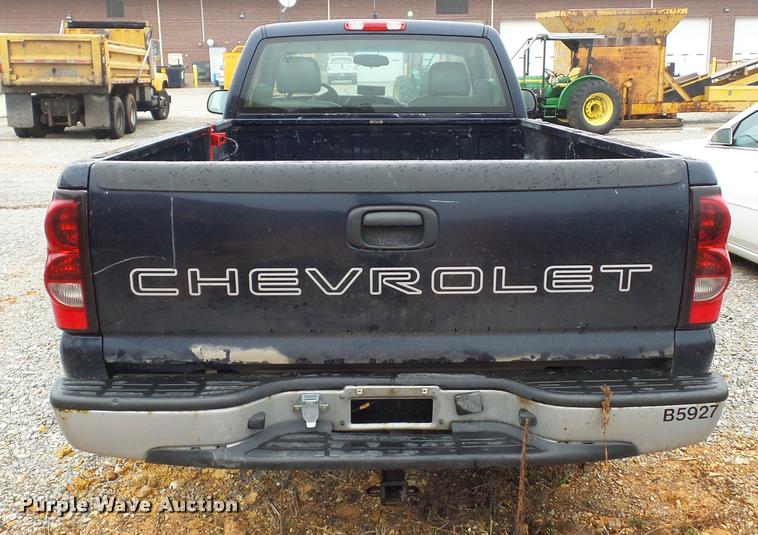 image for item BG9529 2005 Chevrolet Silverado 1500 pickup truck