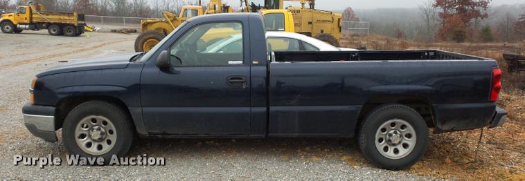 image for item BG9529 2005 Chevrolet Silverado 1500 pickup truck