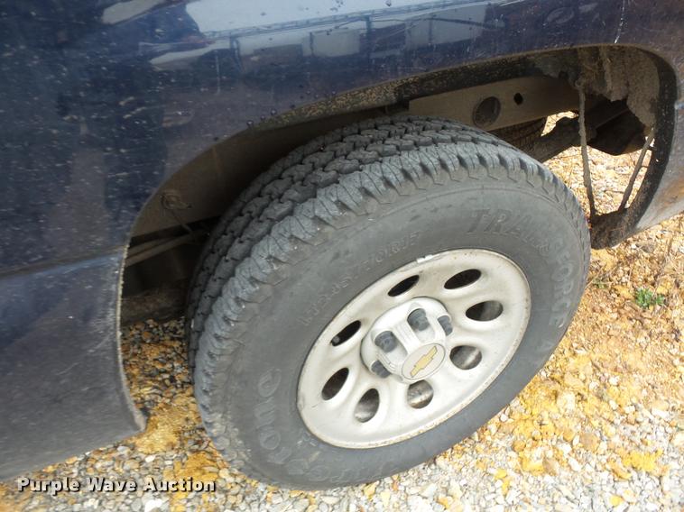 image for item BG9529 2005 Chevrolet Silverado 1500 pickup truck