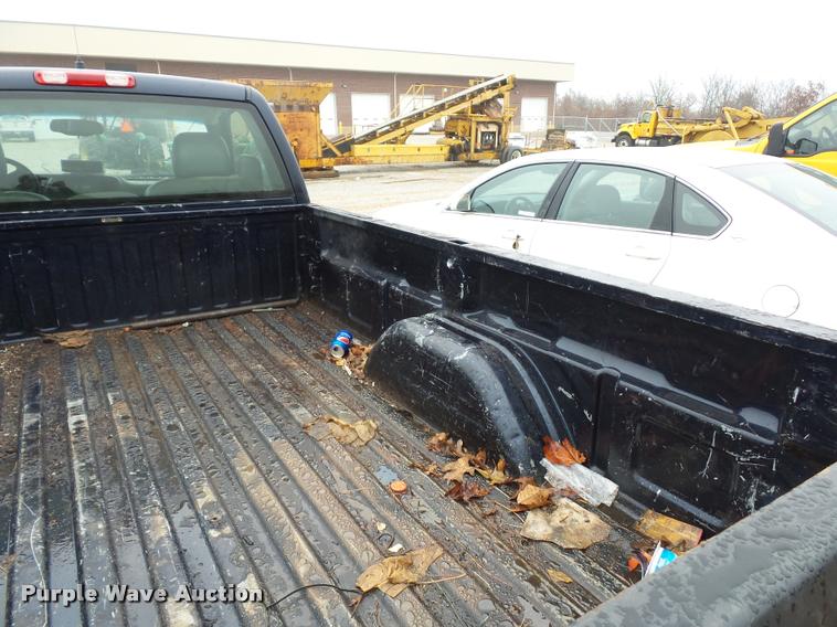 image for item BG9529 2005 Chevrolet Silverado 1500 pickup truck