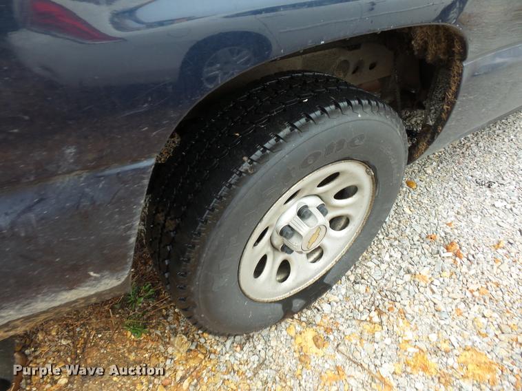 image for item BG9529 2005 Chevrolet Silverado 1500 pickup truck