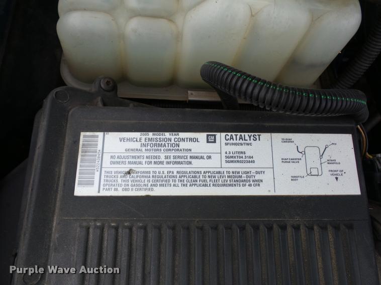 image for item BG9529 2005 Chevrolet Silverado 1500 pickup truck