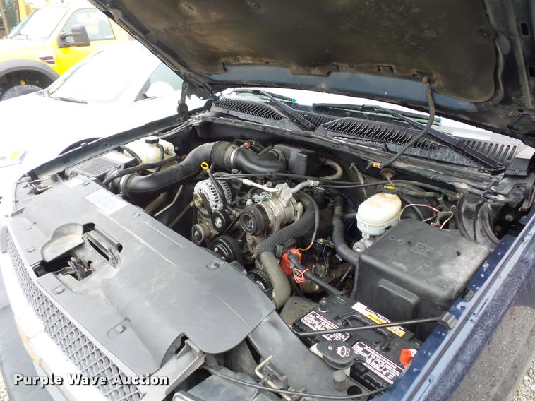 image for item BG9529 2005 Chevrolet Silverado 1500 pickup truck