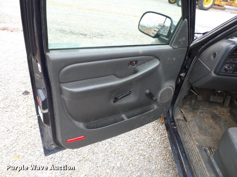 image for item BG9529 2005 Chevrolet Silverado 1500 pickup truck