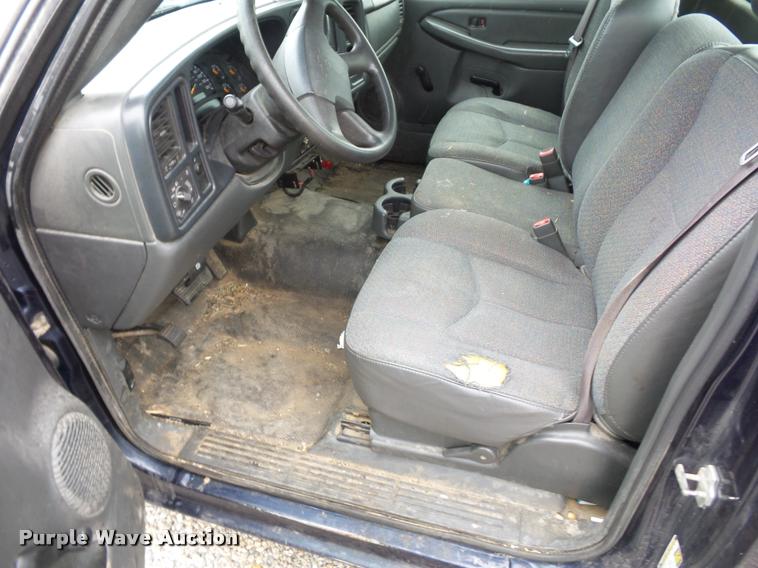 image for item BG9529 2005 Chevrolet Silverado 1500 pickup truck