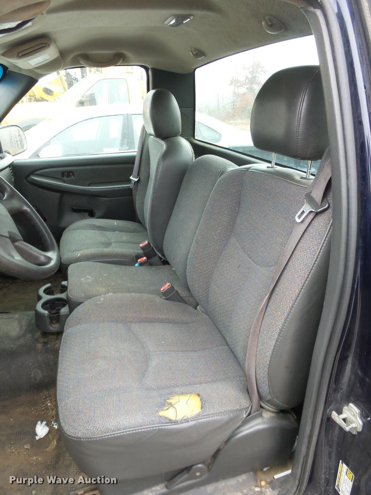 image for item BG9529 2005 Chevrolet Silverado 1500 pickup truck