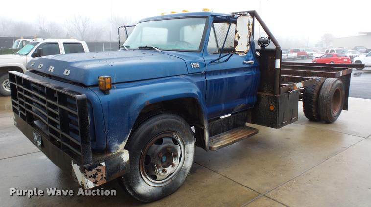 image for item BG9532 1977 Ford F600 truck cab and chassis