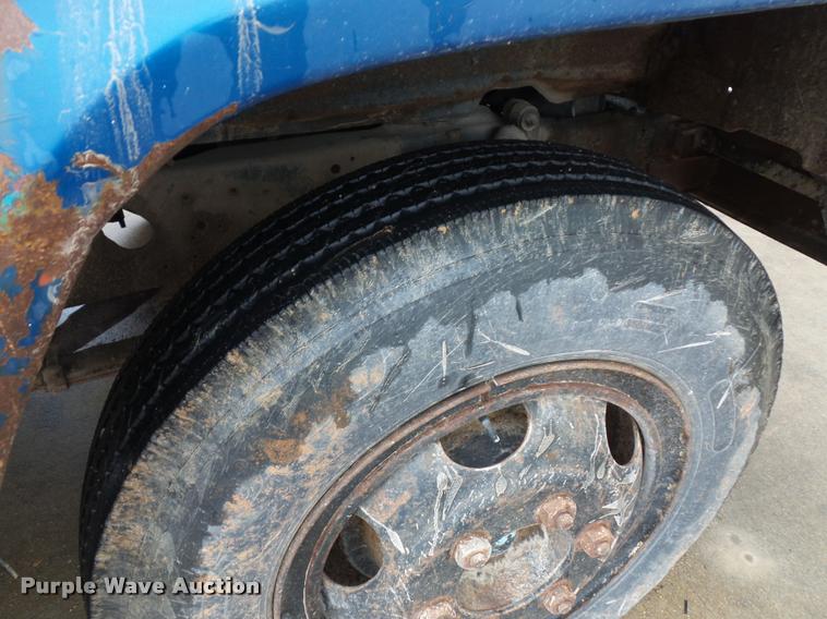 image for item BG9532 1977 Ford F600 truck cab and chassis