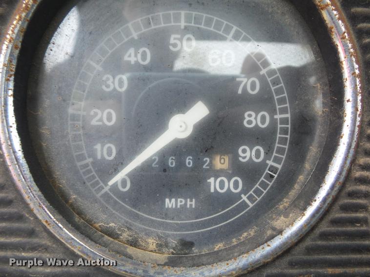 image for item BG9532 1977 Ford F600 truck cab and chassis