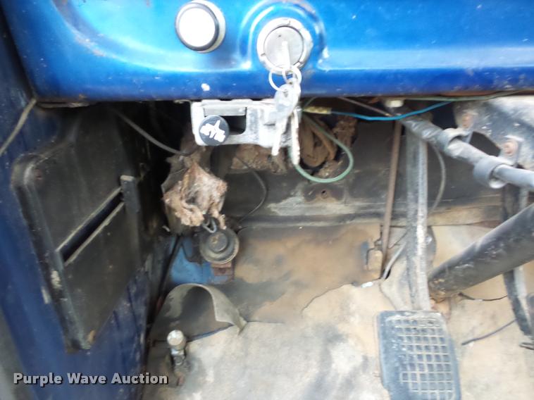 image for item BG9532 1977 Ford F600 truck cab and chassis