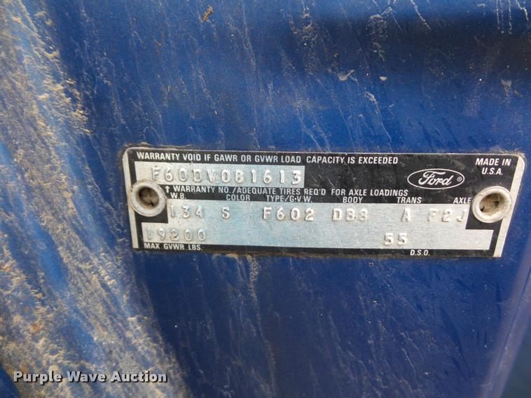 image for item BG9532 1977 Ford F600 truck cab and chassis