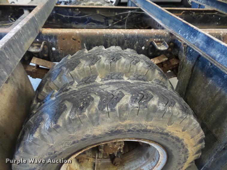 image for item BG9533 1982 Ford F600G truck cab and chassis