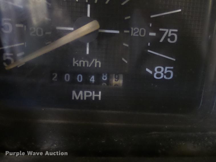 image for item BG9533 1982 Ford F600G truck cab and chassis