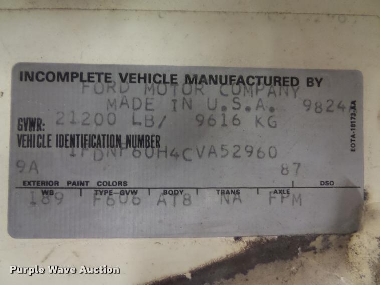 image for item BG9533 1982 Ford F600G truck cab and chassis