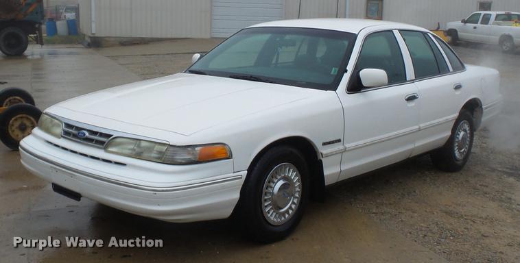 image for item BG9534 1995 Ford Crown Victoria Police Interceptor