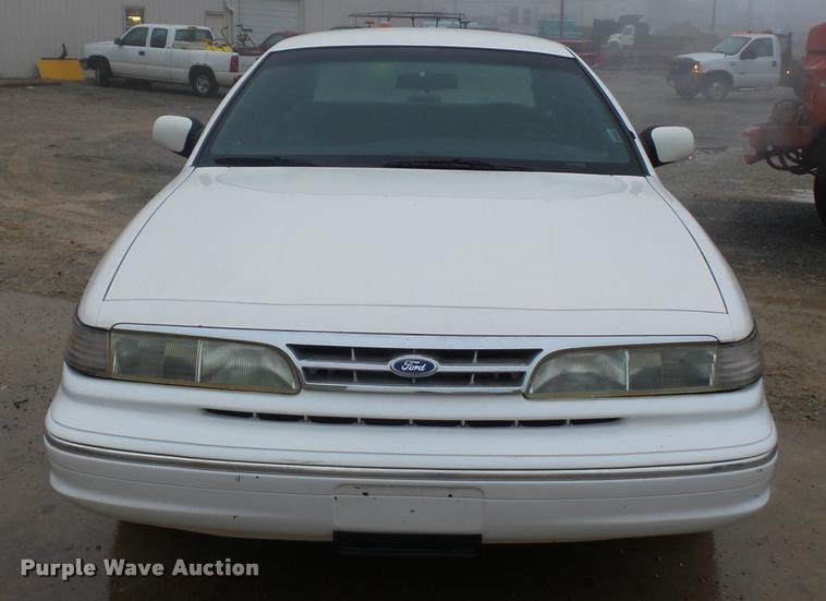 image for item BG9534 1995 Ford Crown Victoria Police Interceptor