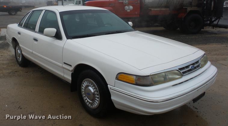 image for item BG9534 1995 Ford Crown Victoria Police Interceptor