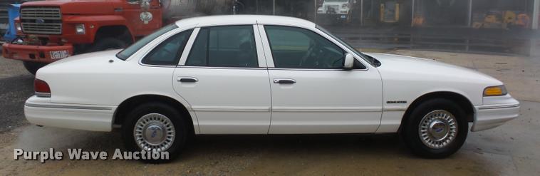 image for item BG9534 1995 Ford Crown Victoria Police Interceptor