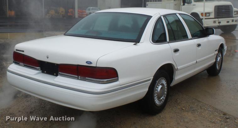 image for item BG9534 1995 Ford Crown Victoria Police Interceptor