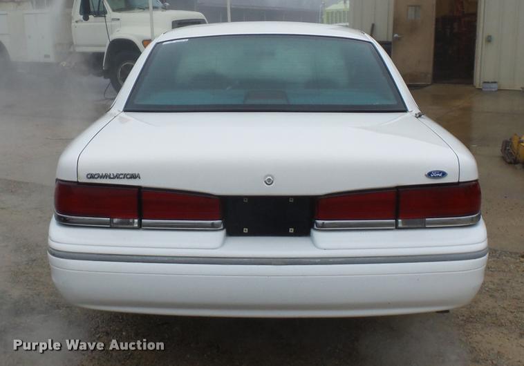 image for item BG9534 1995 Ford Crown Victoria Police Interceptor