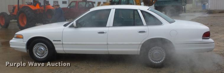 image for item BG9534 1995 Ford Crown Victoria Police Interceptor
