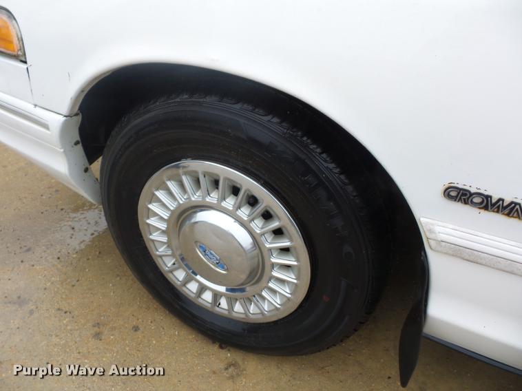 image for item BG9534 1995 Ford Crown Victoria Police Interceptor