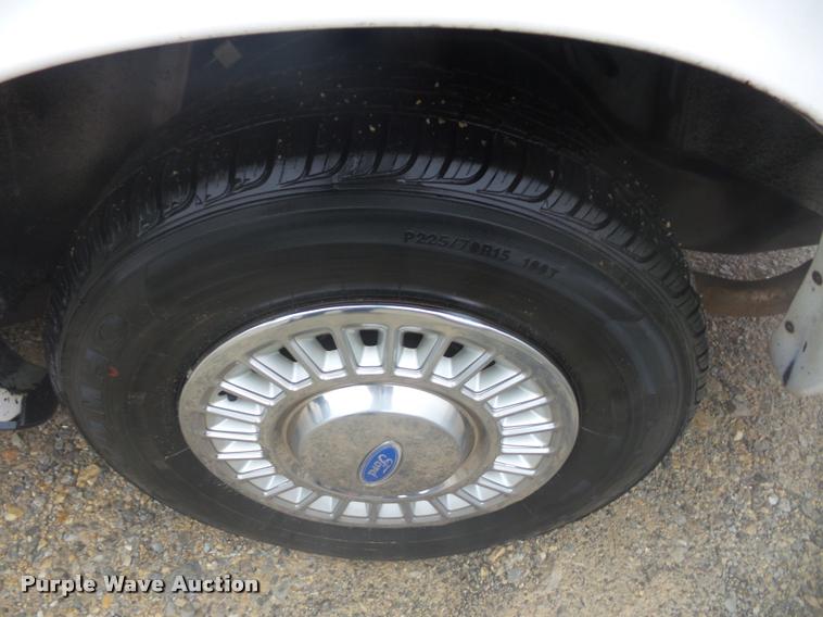 image for item BG9534 1995 Ford Crown Victoria Police Interceptor