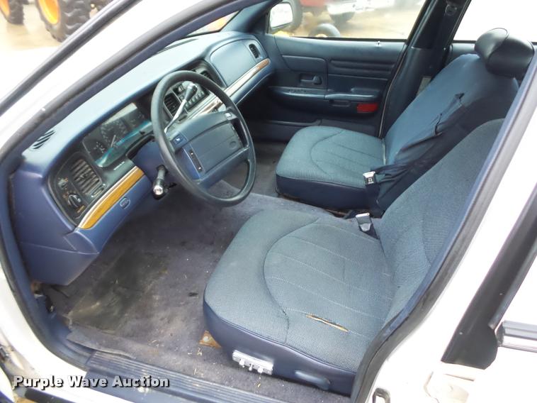 image for item BG9534 1995 Ford Crown Victoria Police Interceptor