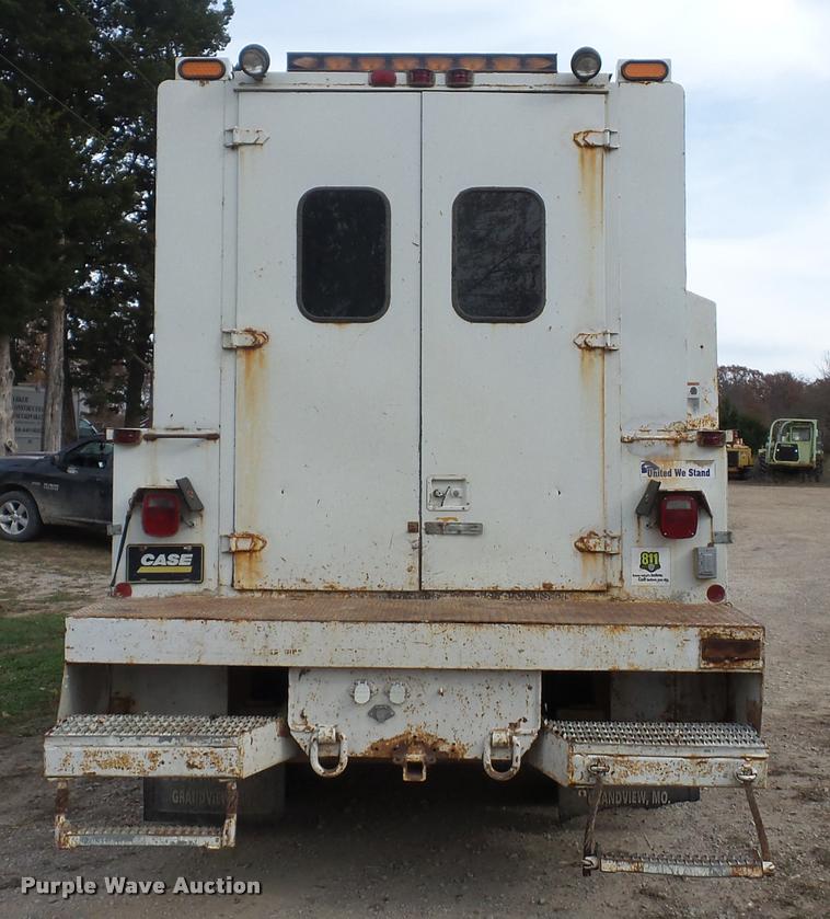 image for item BG9545 1999 Freightliner FL70 utility truck