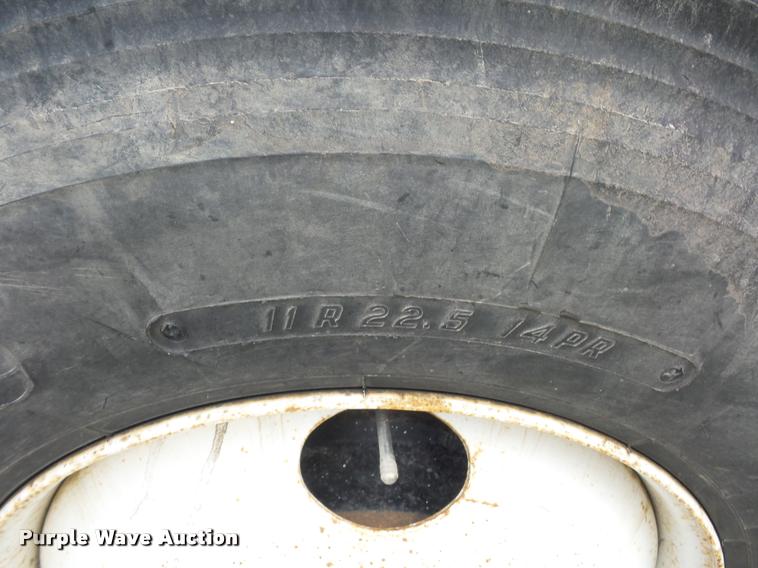 image for item BG9545 1999 Freightliner FL70 utility truck