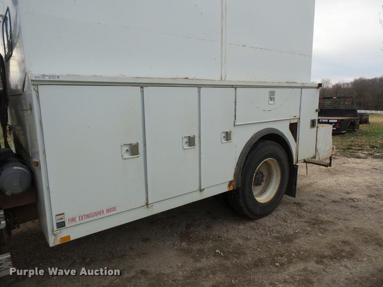 image for item BG9545 1999 Freightliner FL70 utility truck