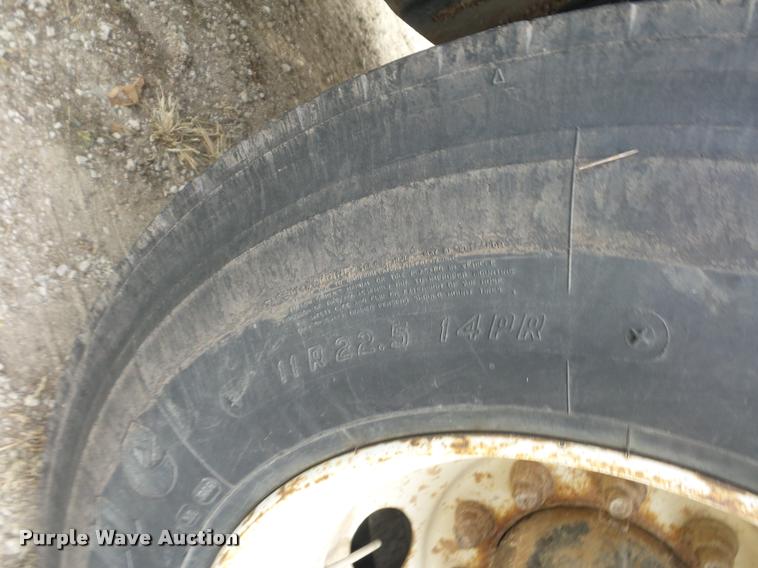 image for item BG9545 1999 Freightliner FL70 utility truck