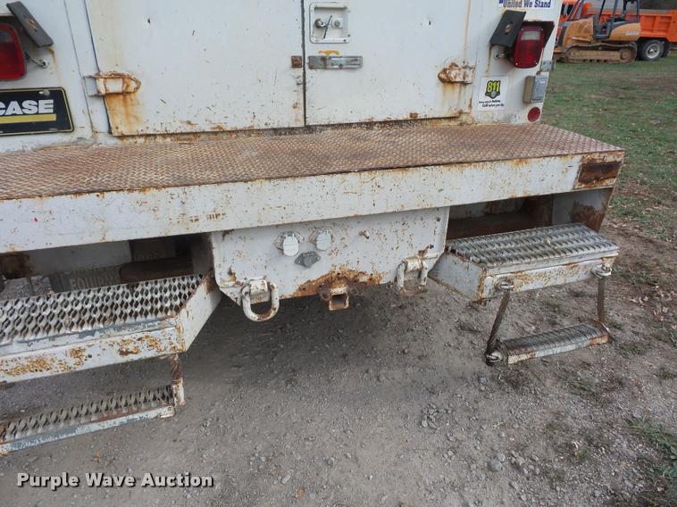 image for item BG9545 1999 Freightliner FL70 utility truck