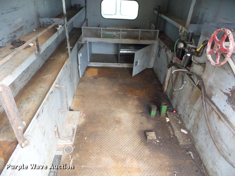 image for item BG9545 1999 Freightliner FL70 utility truck