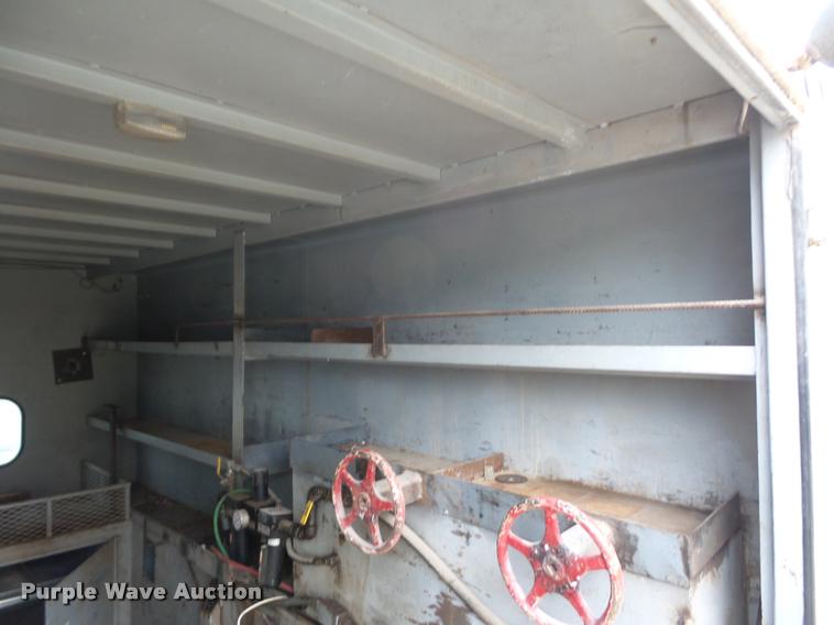 image for item BG9545 1999 Freightliner FL70 utility truck