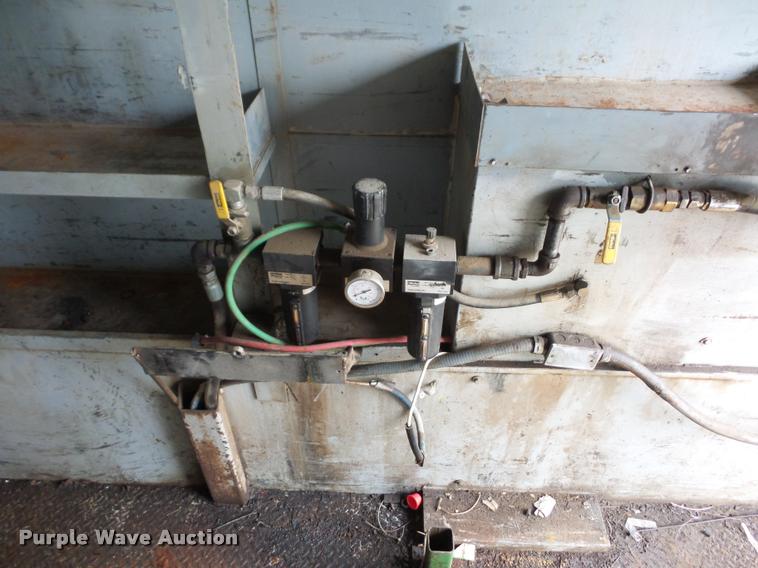 image for item BG9545 1999 Freightliner FL70 utility truck