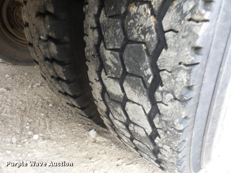 image for item BG9545 1999 Freightliner FL70 utility truck