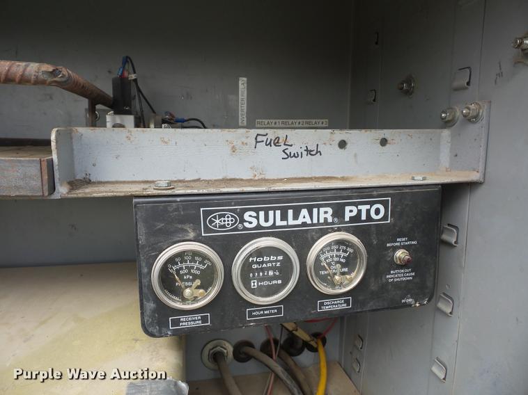 image for item BG9545 1999 Freightliner FL70 utility truck