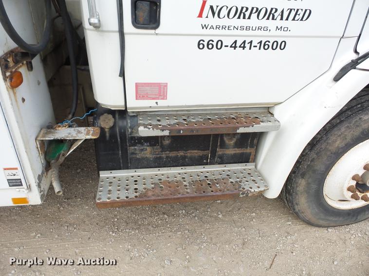 image for item BG9545 1999 Freightliner FL70 utility truck