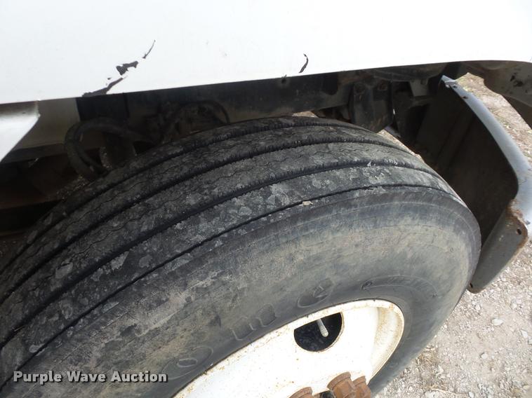 image for item BG9545 1999 Freightliner FL70 utility truck