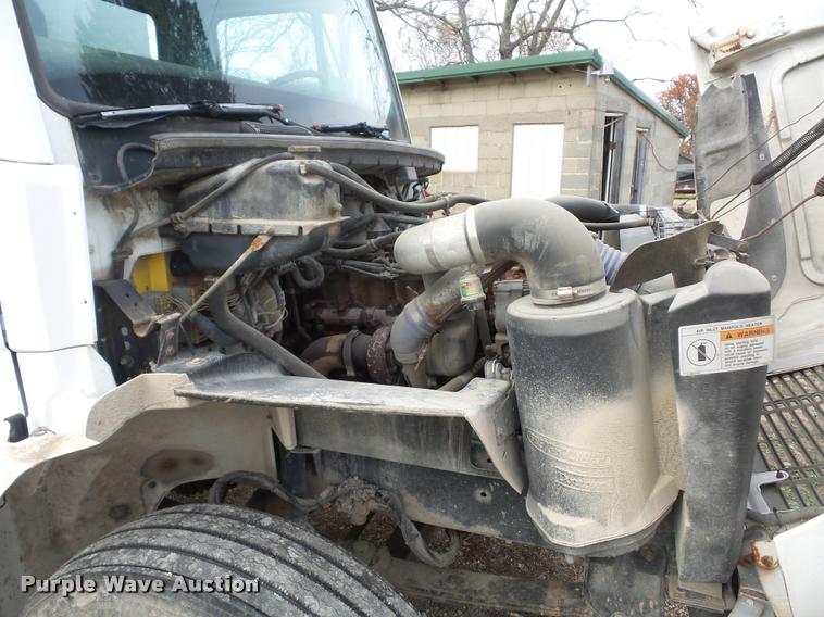 image for item BG9545 1999 Freightliner FL70 utility truck