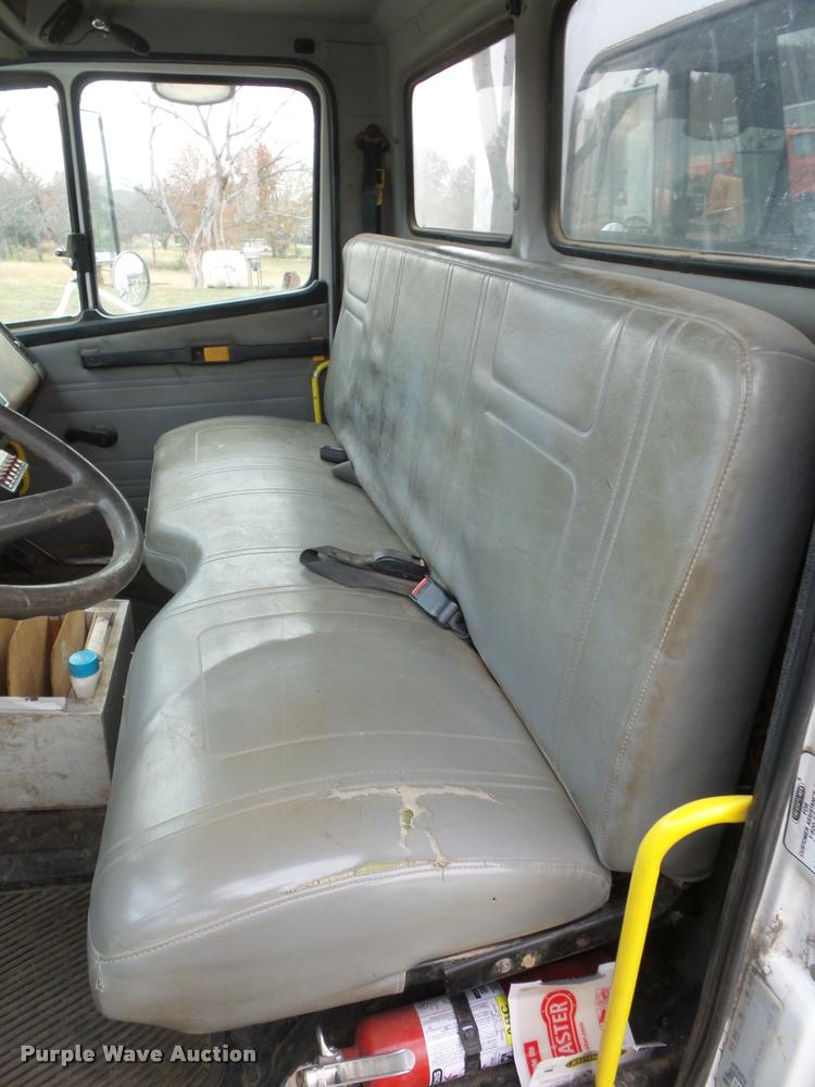 image for item BG9545 1999 Freightliner FL70 utility truck