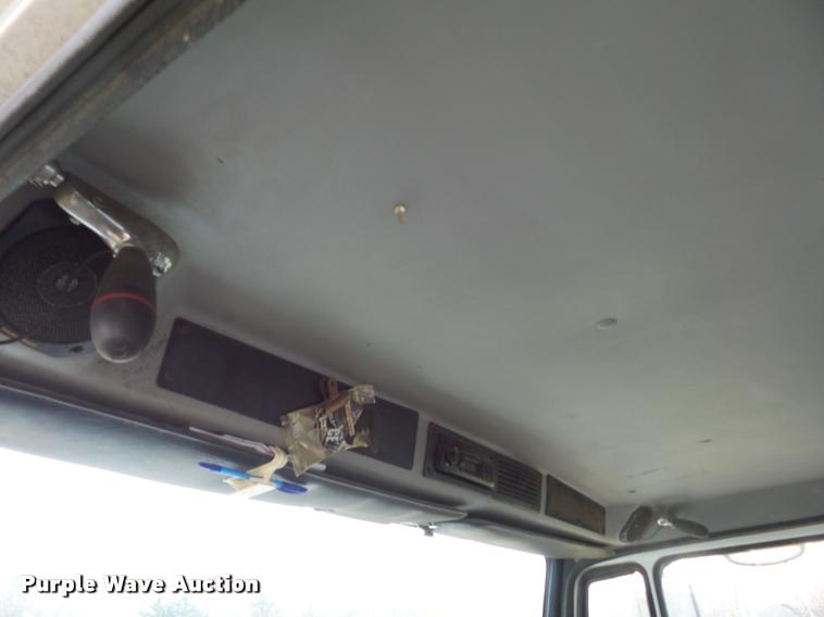 image for item BG9545 1999 Freightliner FL70 utility truck