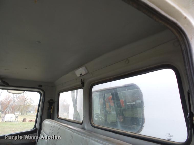 image for item BG9545 1999 Freightliner FL70 utility truck