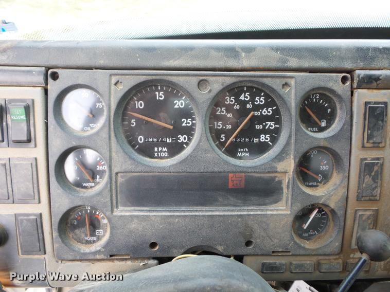 image for item BG9545 1999 Freightliner FL70 utility truck