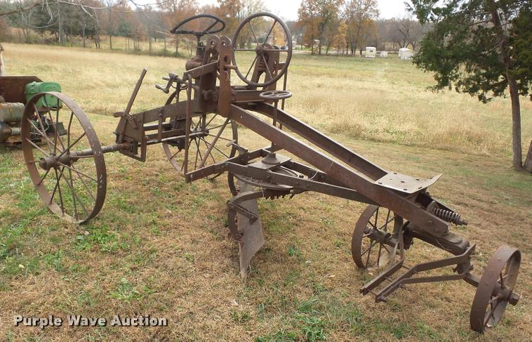 image for item BG9557 Horse drawn grader