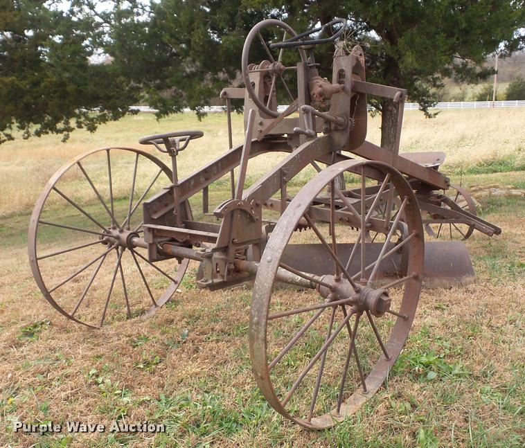 image for item BG9557 Horse drawn grader